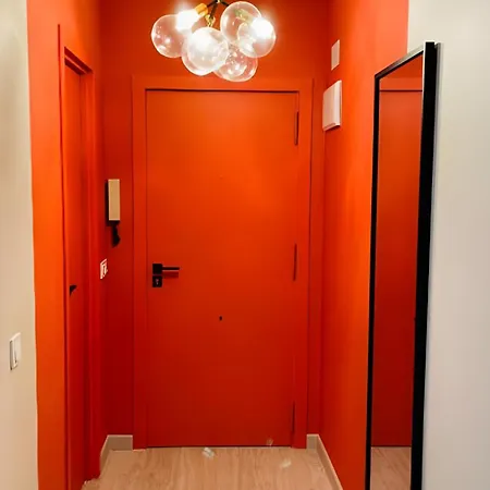 Beautiful Two Steps To The Apartament *