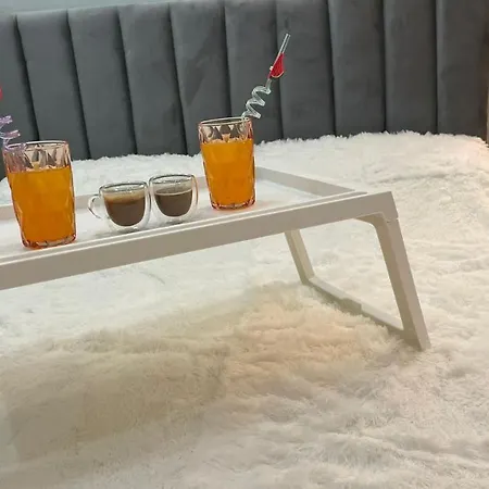 Beautiful Two Steps To The דירה *